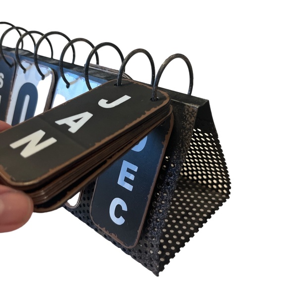 Metal Standing FLIP CALENDAR INDUSTRIAL LOOK Perpetual Desktop Retro - Picture 11 of 13